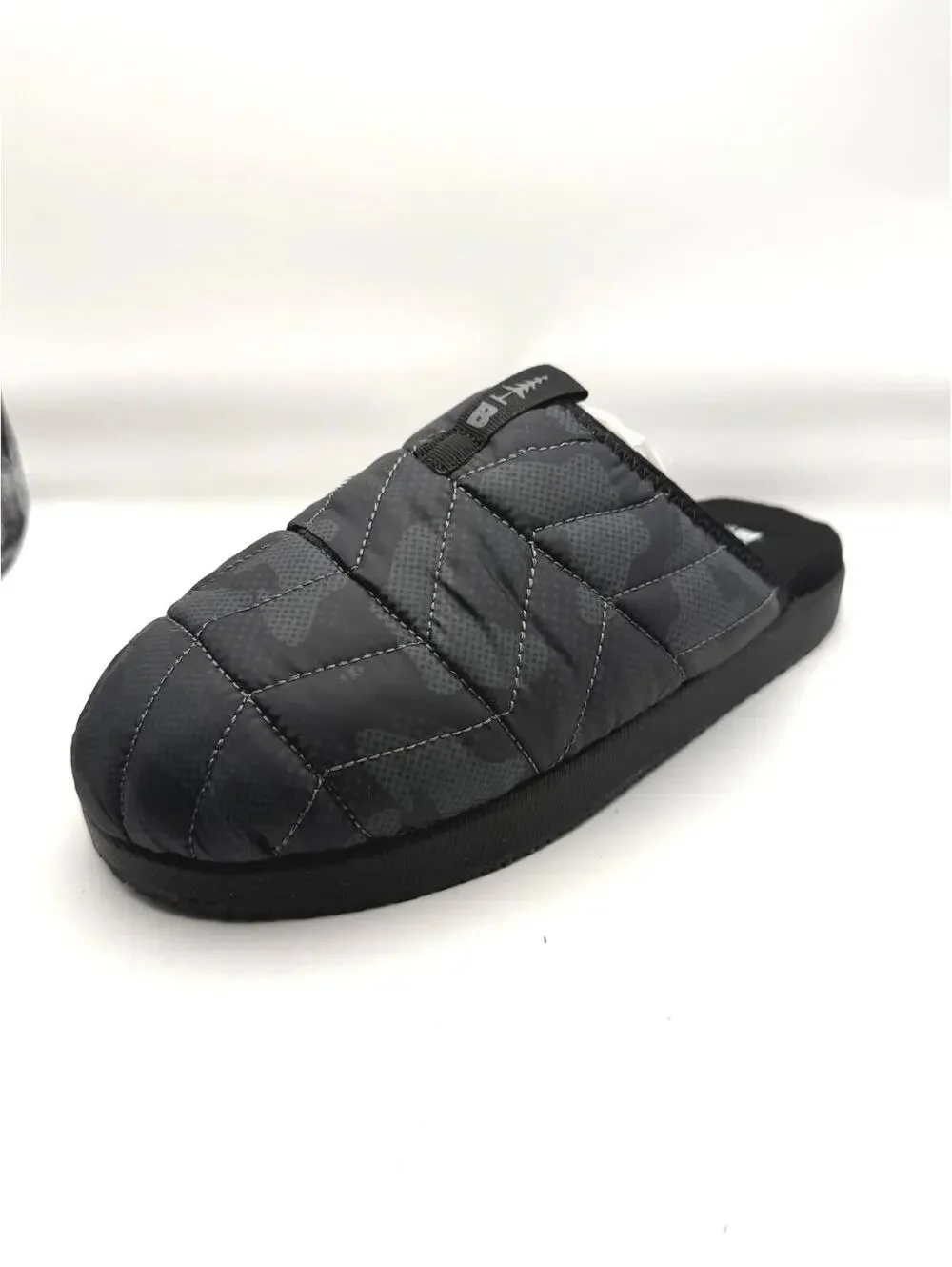 Bass Outdoor Puffer Slide Slippers US 7 Black Camo